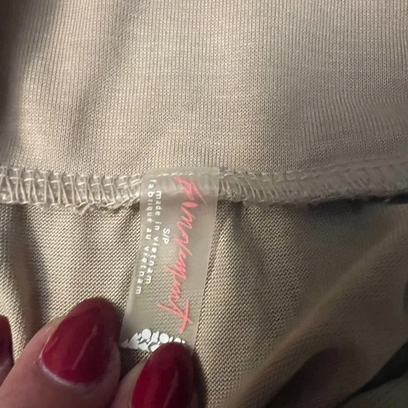 Brandy Melville Beige Fabric - Picture 10 of 12